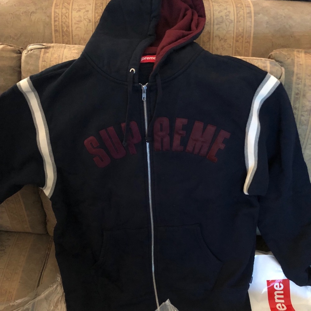 Supreme hoodie limited edition